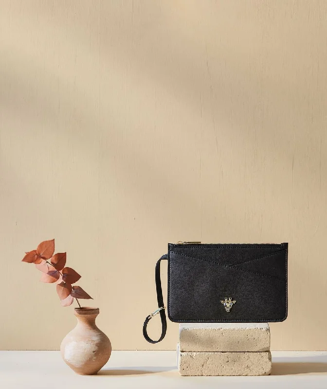 Zoë Giraffe Black Wristlet