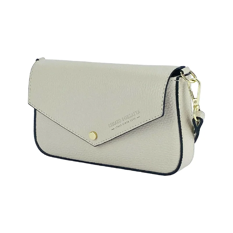 RB1023AB | Small Shoulder Bag with Removable Chain Shoulder Strap in Genuine Leather Made in Italy. Closing flap. Polished Gold metal accessories - Ivory color - Dimensions: 22 x 12 x 3 cm